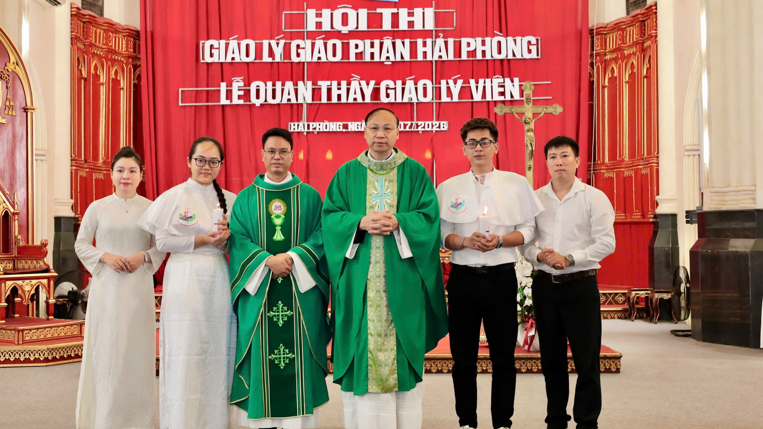 
Giáo xứ Chính Tòa: Thánh Lễ và Nghi thức Ban Bí Tích Rửa Tội cho tân tòng
